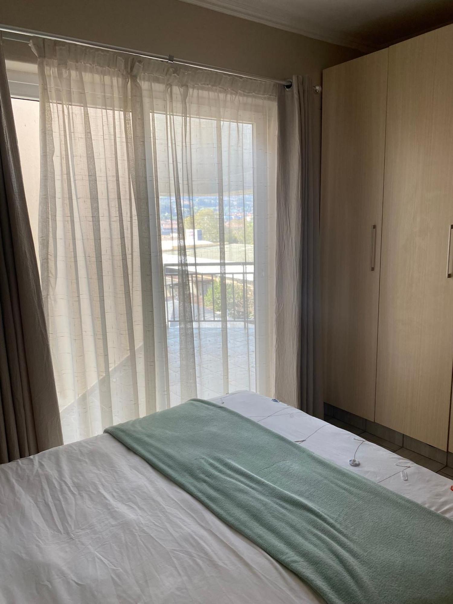 Apartment Long Stays- Or Tambo Eastgate