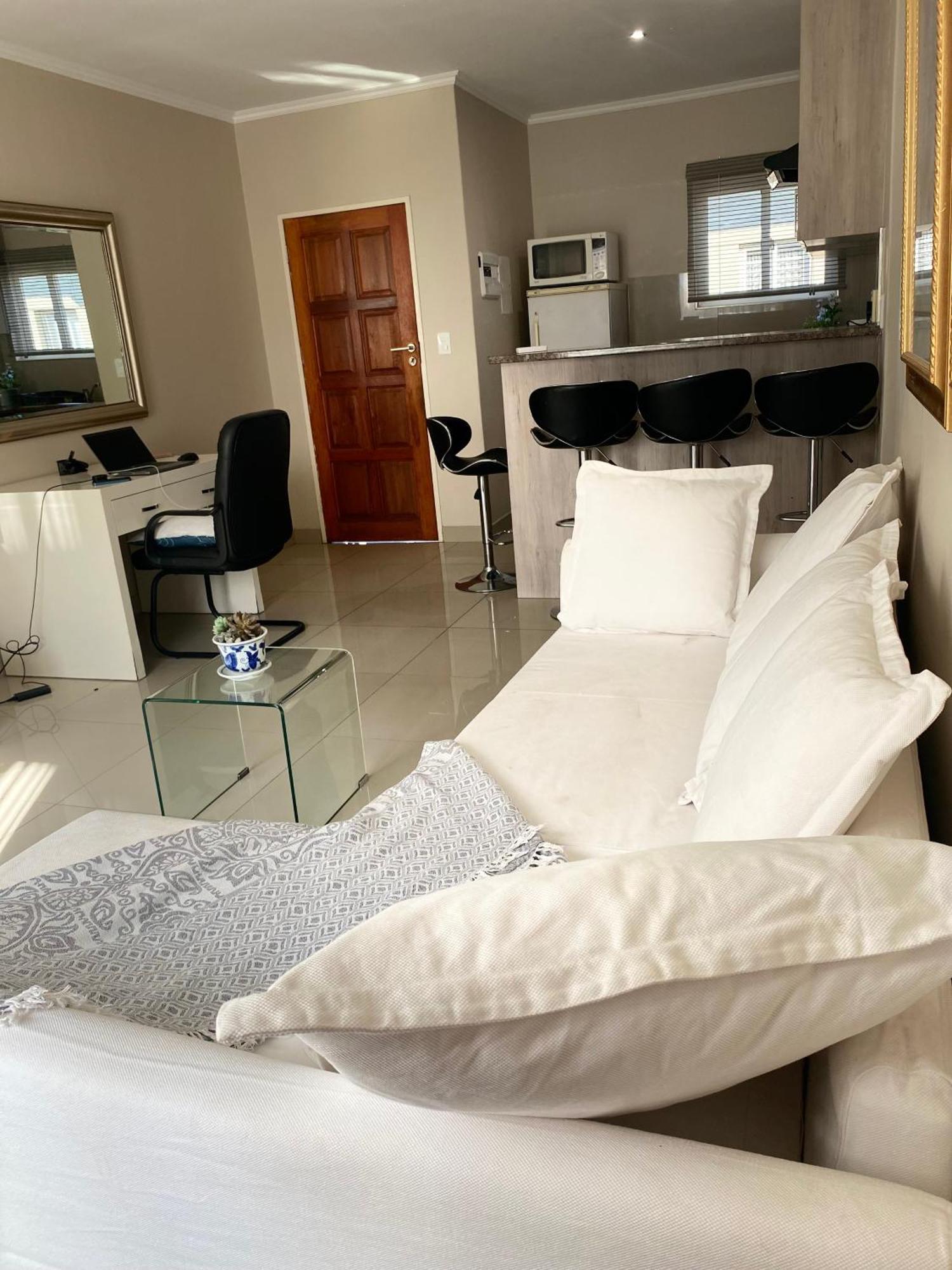 Apartment Long Stays- Or Tambo Eastgate