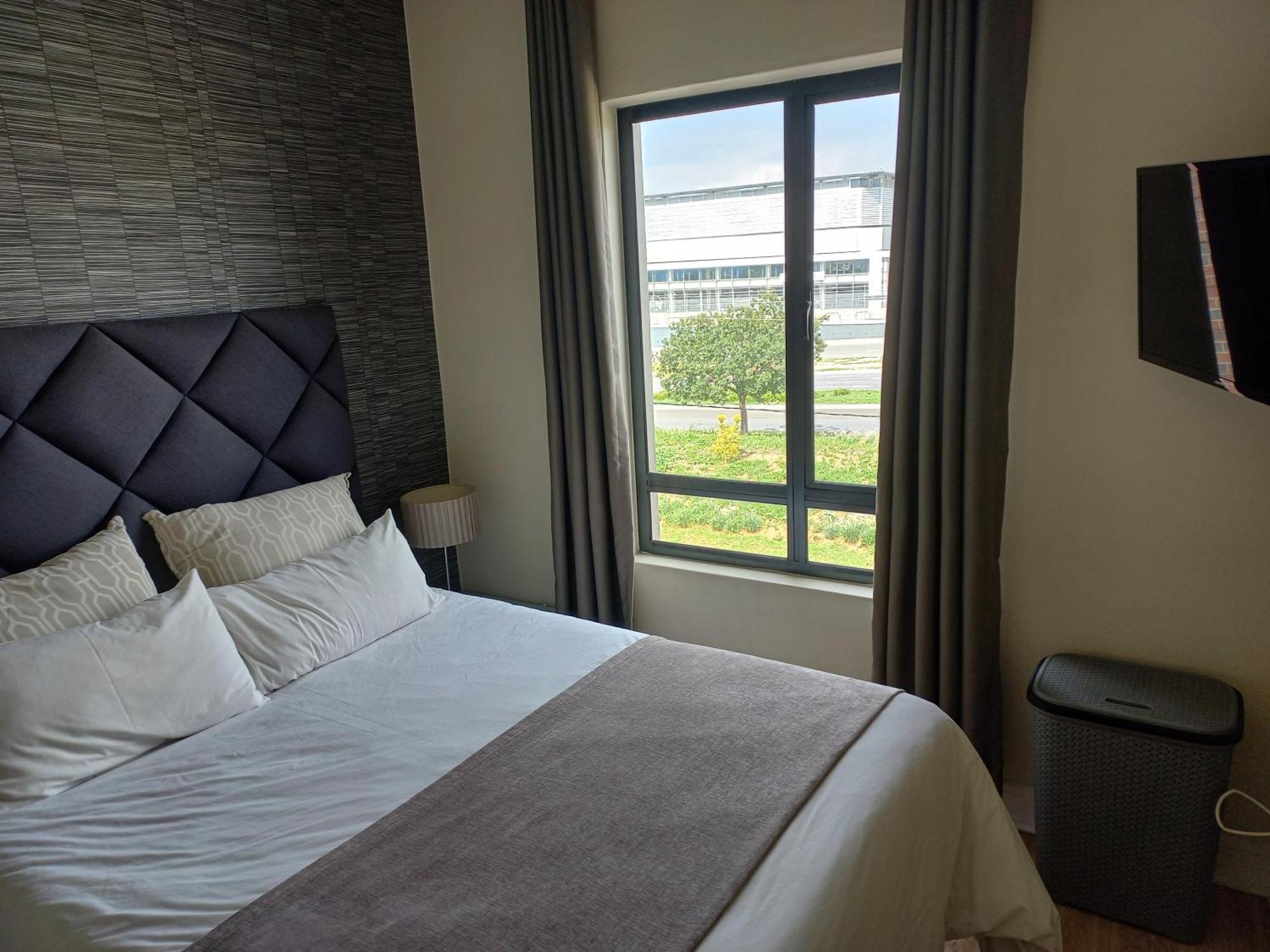 Stunning In Sandton Apartment