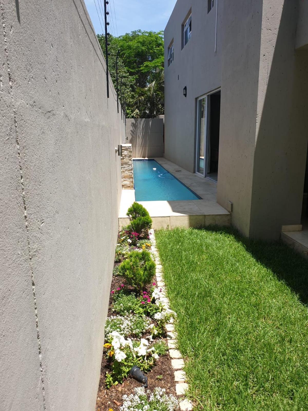 Villa In Sandton