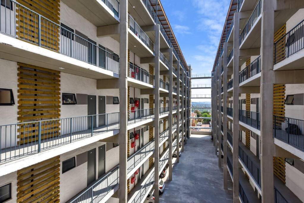Apartment V&s Apartments-luxury Apartment5 Johannesburg