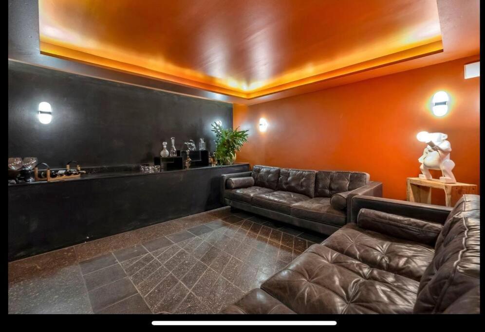 Villa Modern Luxury In Parkhurst *