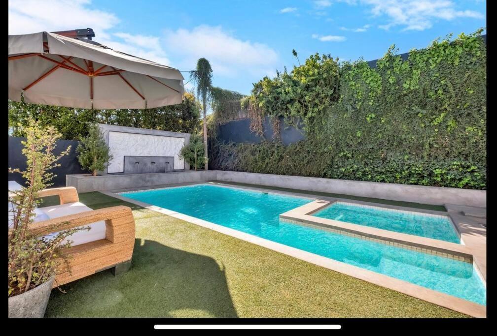 Modern Luxury In Parkhurst * Johannesburg