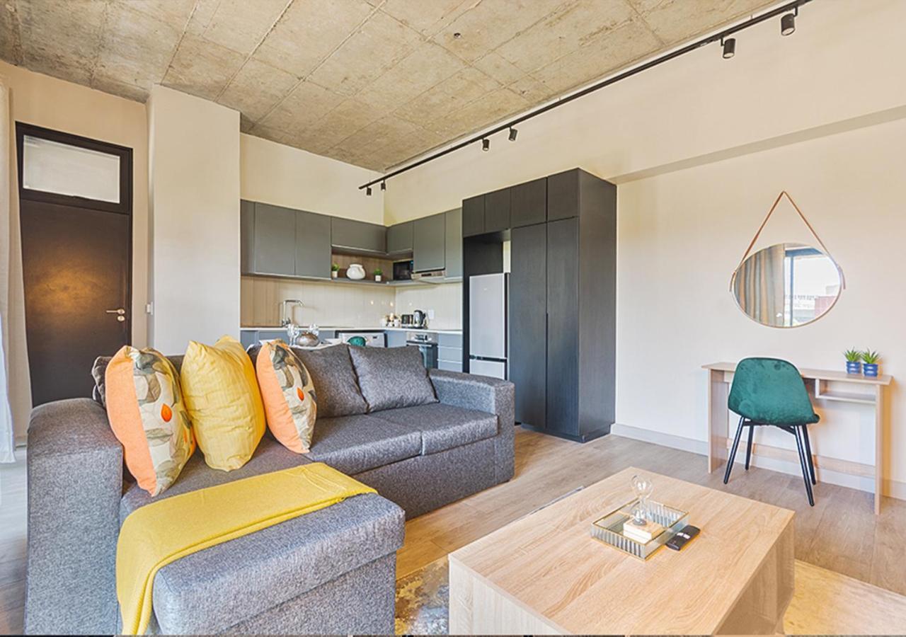 Sandton Splendid 009 Power & Water Backup Apartment *