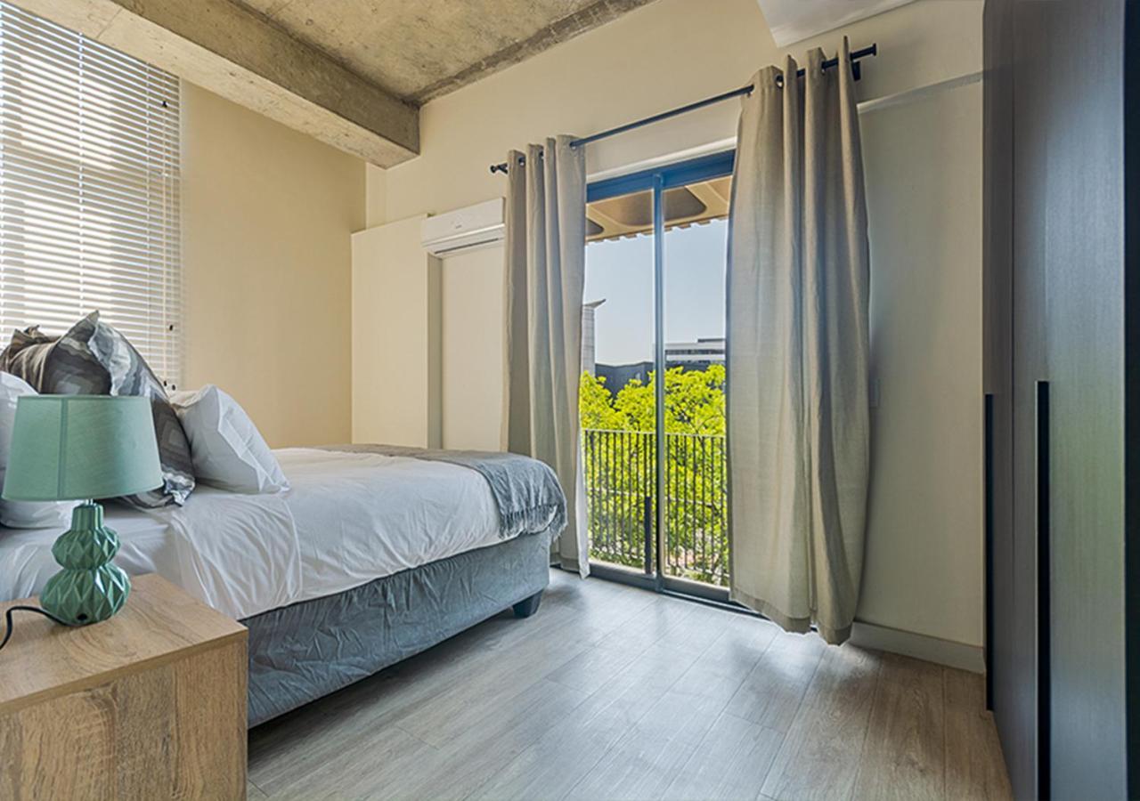 Sandton Splendid 009 Power & Water Backup Apartment Johannesburg