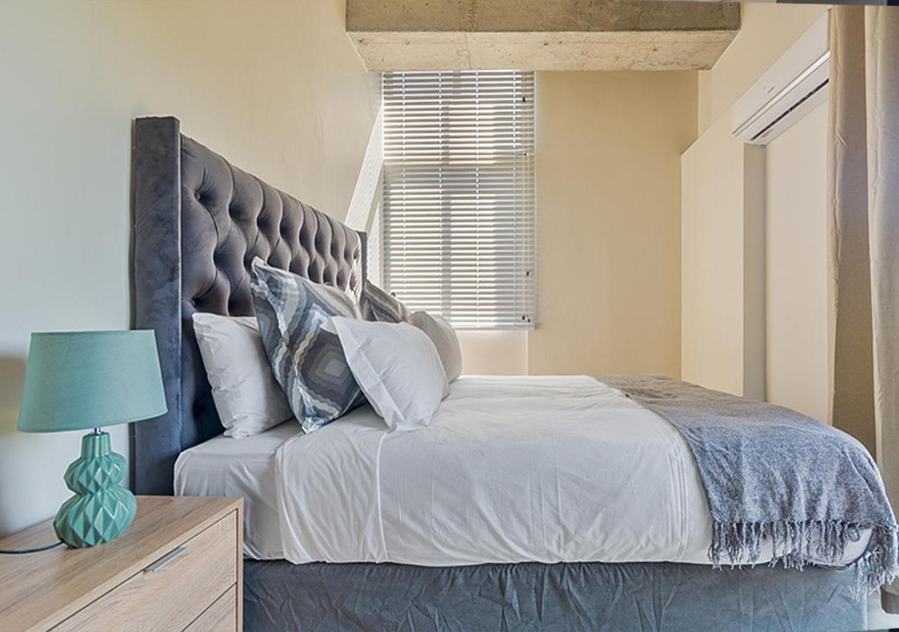Sandton Splendid 009 Power & Water Backup Apartment Johannesburg