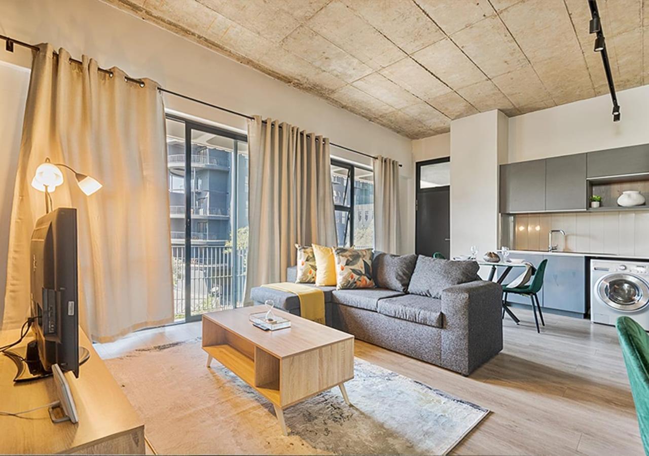 Apartment Sandton Splendid 009 Power & Water Backup Johannesburg