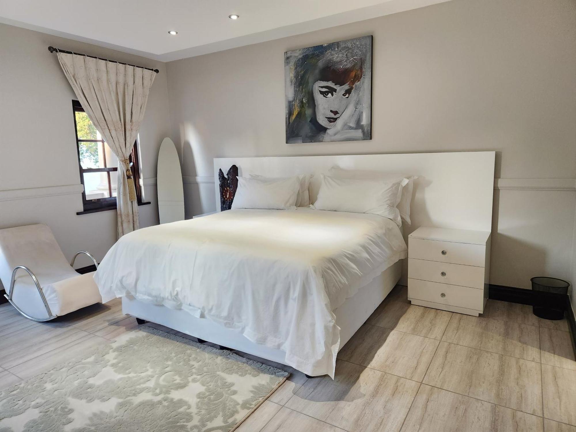 Lodge Mount Grand Boutique - 110 Mount Street *