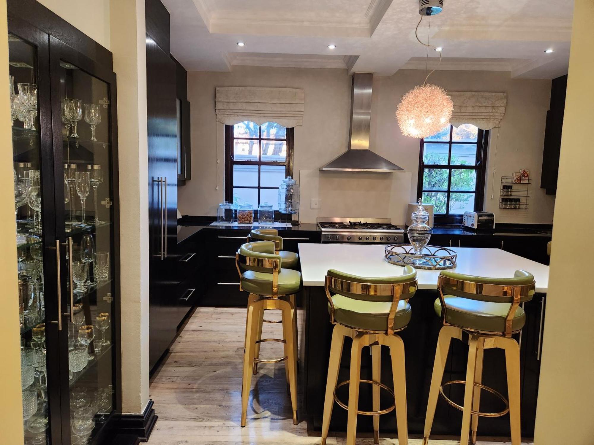 Mount Grand Boutique - 110 Mount Street Lodge Johannesburg