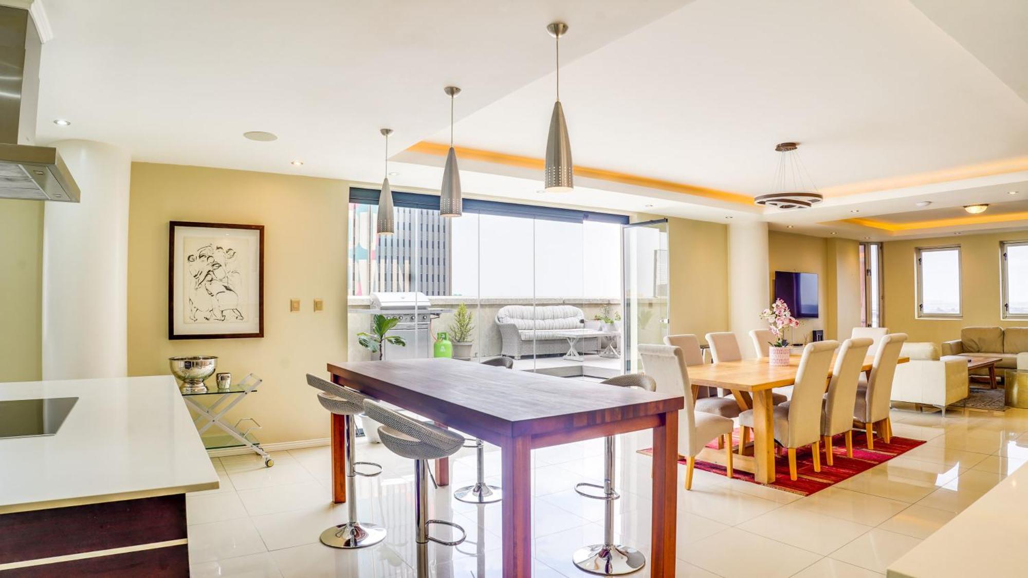 4 On Pritchard Luxury * Johannesburg