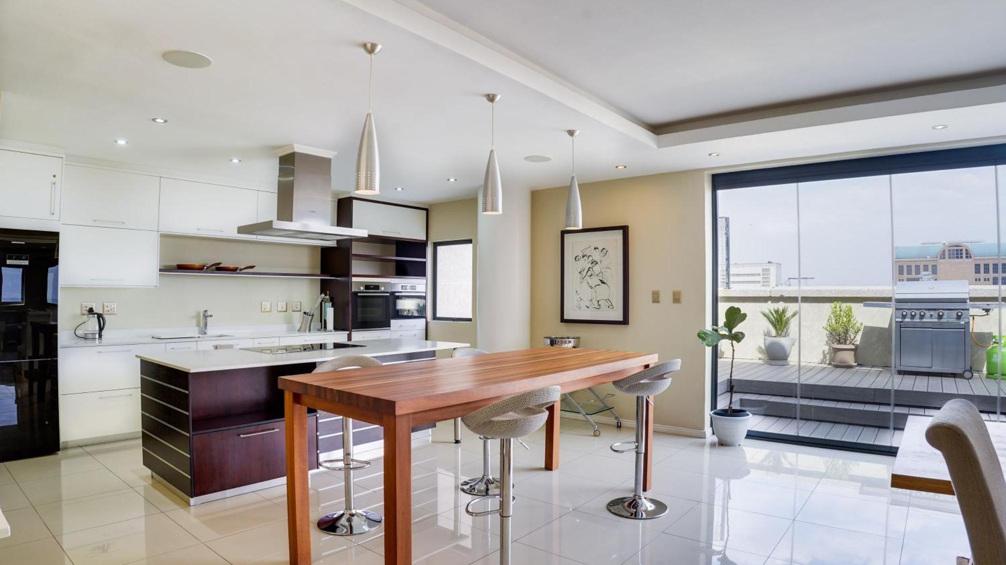 Aparthotel 4 On Pritchard Luxury *