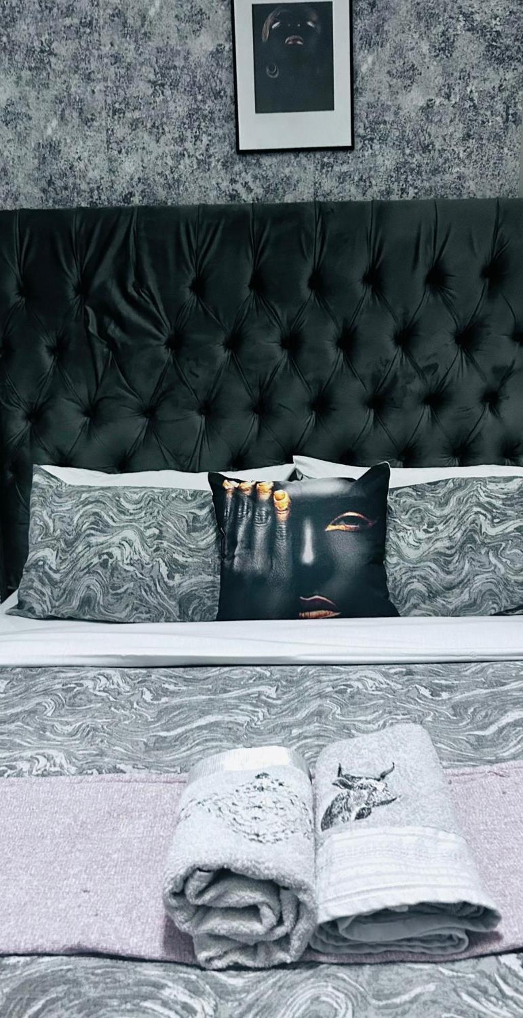 Neat And Cozy In Rosebank With Unlimited Wi-fi And Backup Power Căn hộ Johannesburg