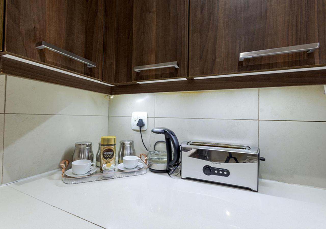 Sandton Luxury Apartment *