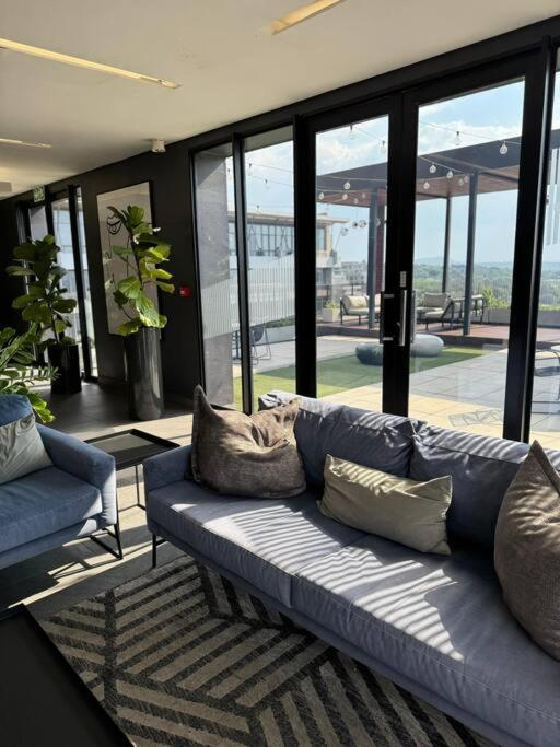 The Lineal Sandton Apartment *