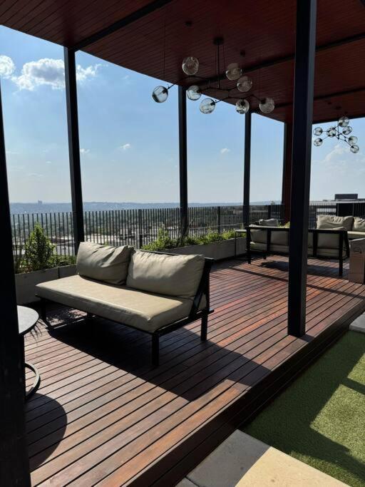 The Lineal Sandton Apartment *