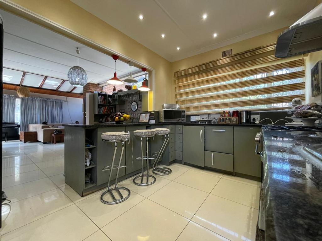 3-bedroom Oasis With Pool