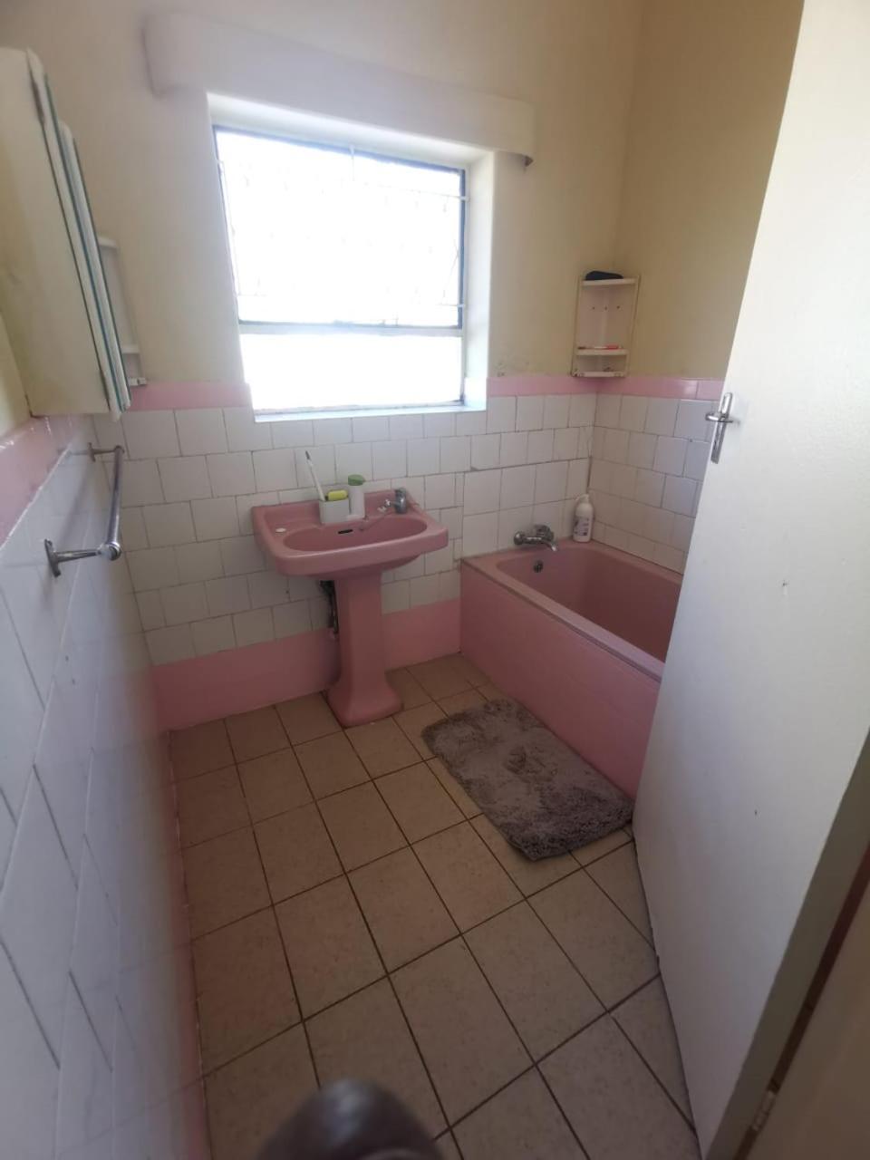 3-bedroom Oasis With Pool Johannesburg