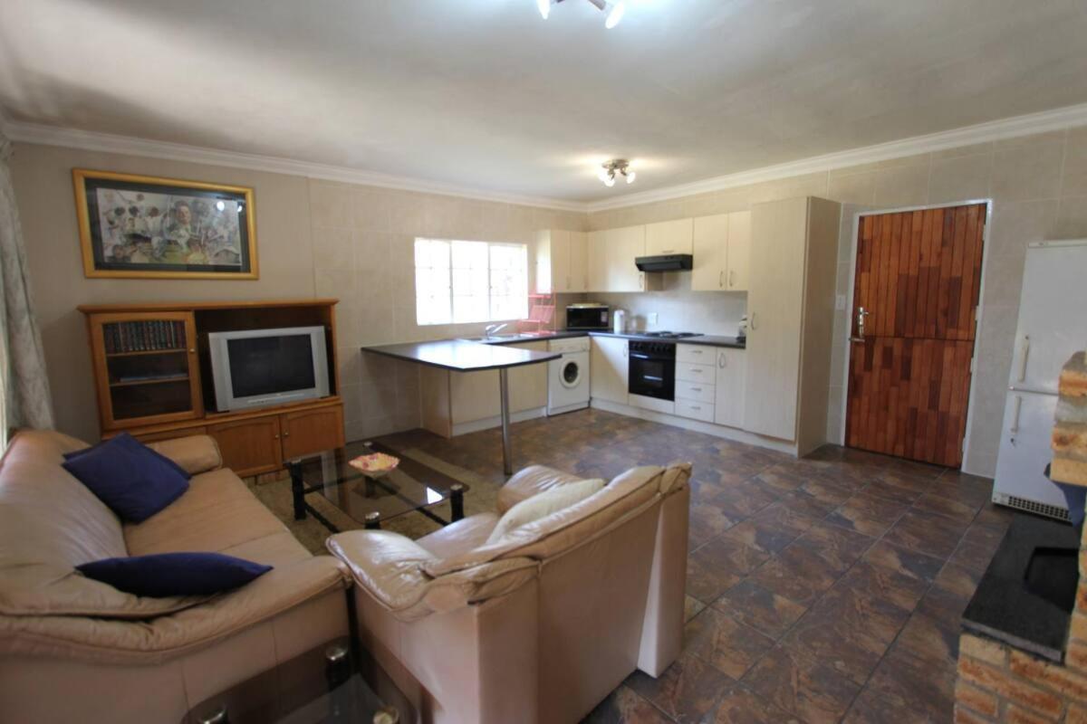Apartment Rock Golfview Johannesburg