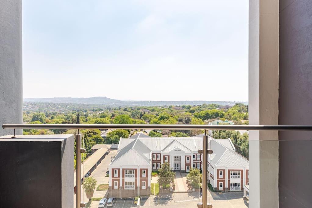 Apartment Kmg At The Apex Johannesburg