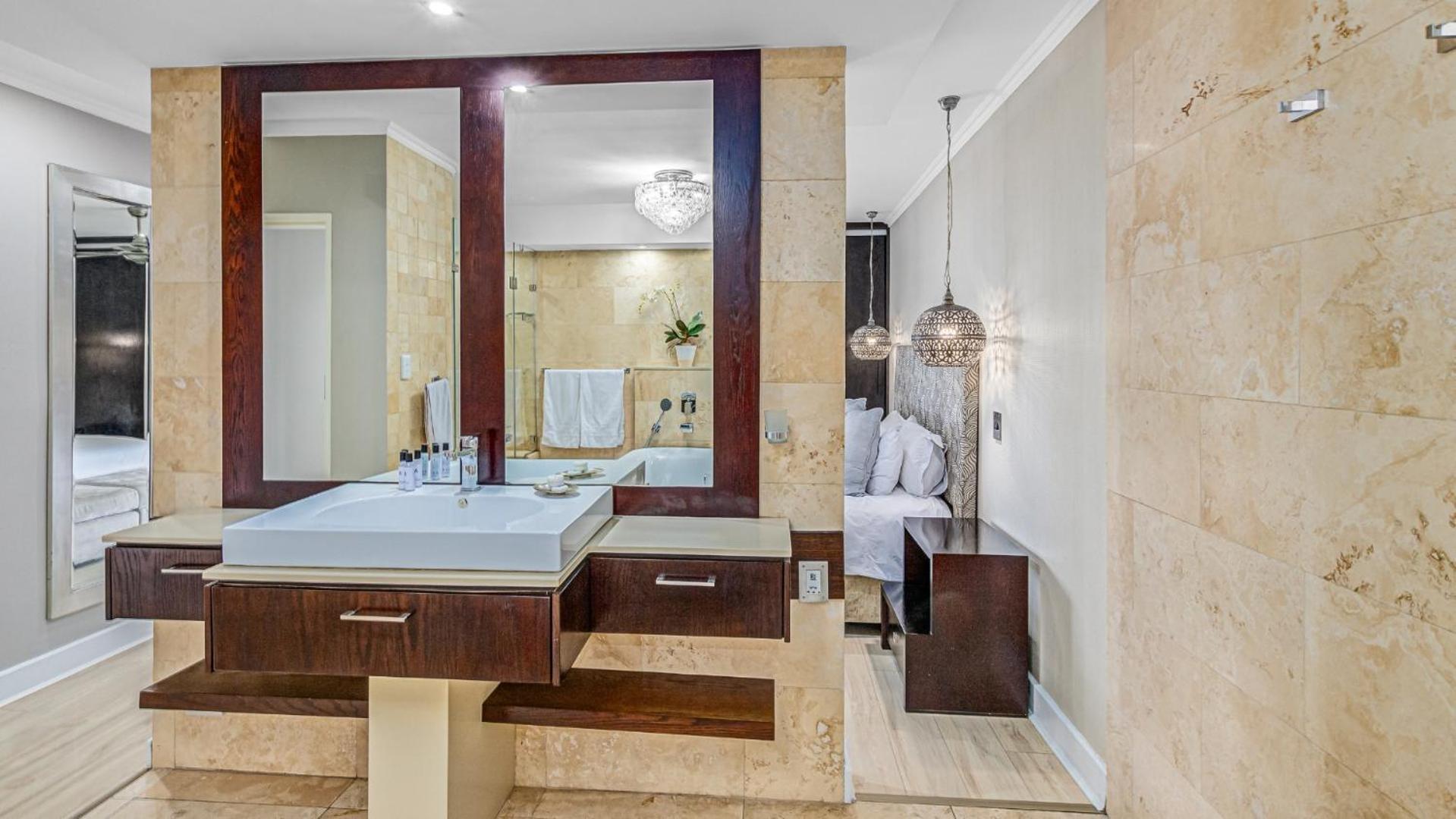 Luxury Penthouse In The Heart Of Sandton *