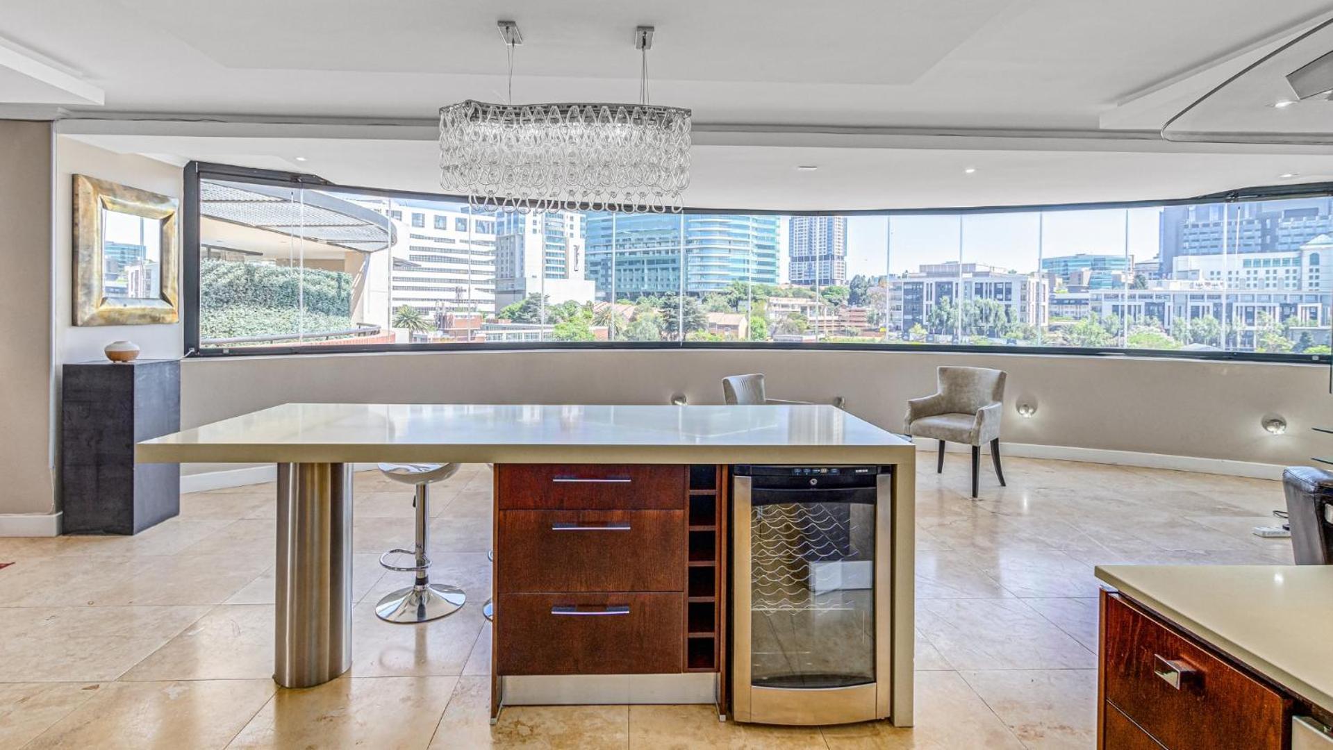 Căn hộ Luxury Penthouse In The Heart Of Sandton *