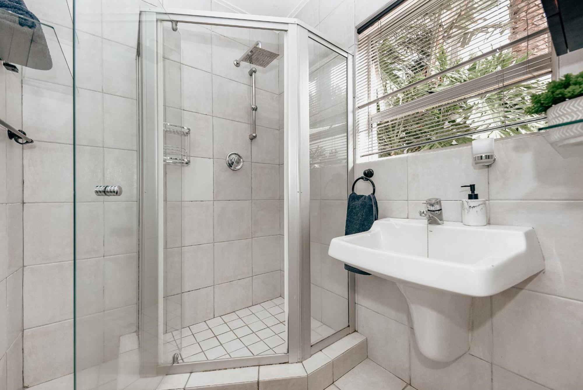 Poolside Apartment Johannesburg