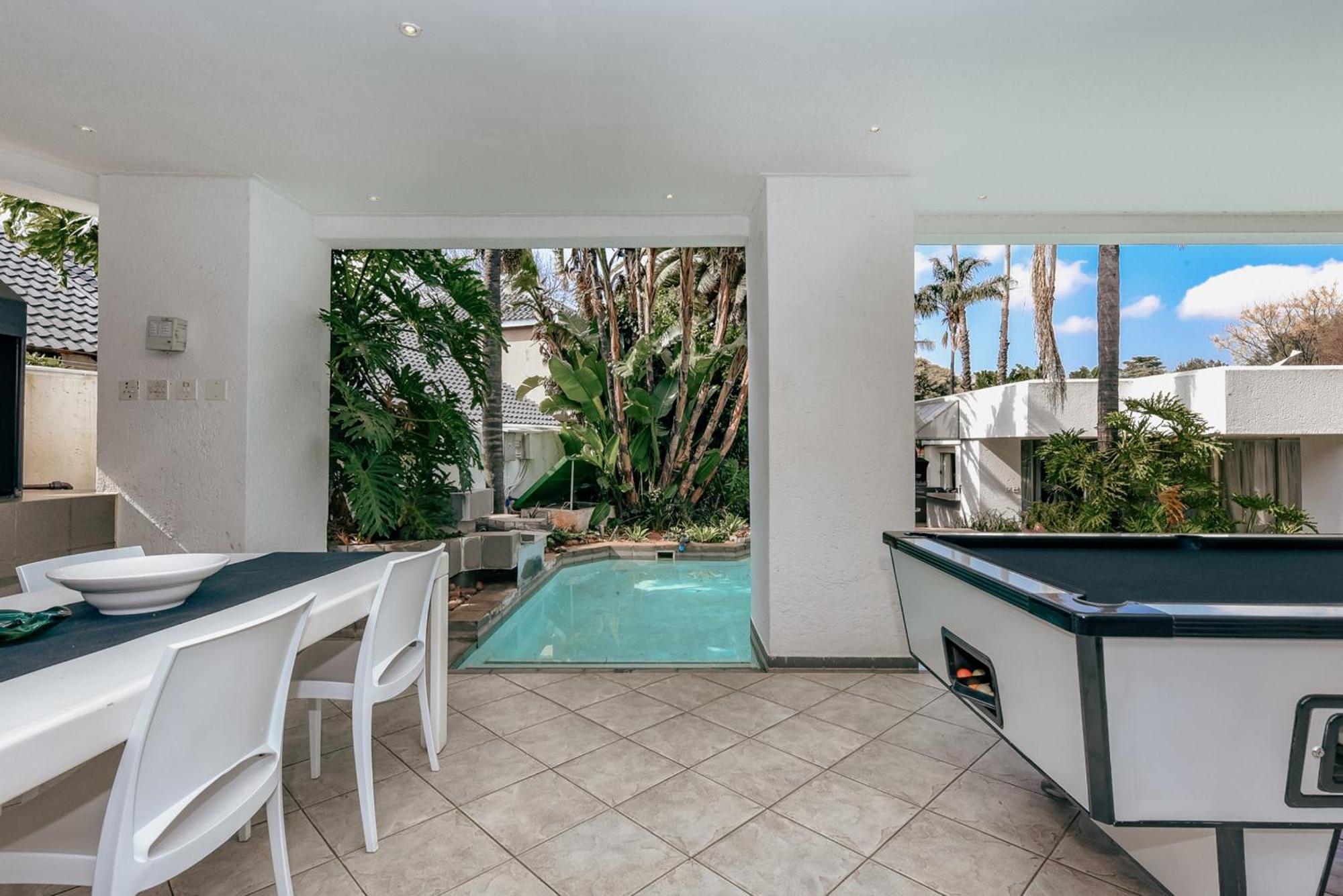 Apartment Poolside