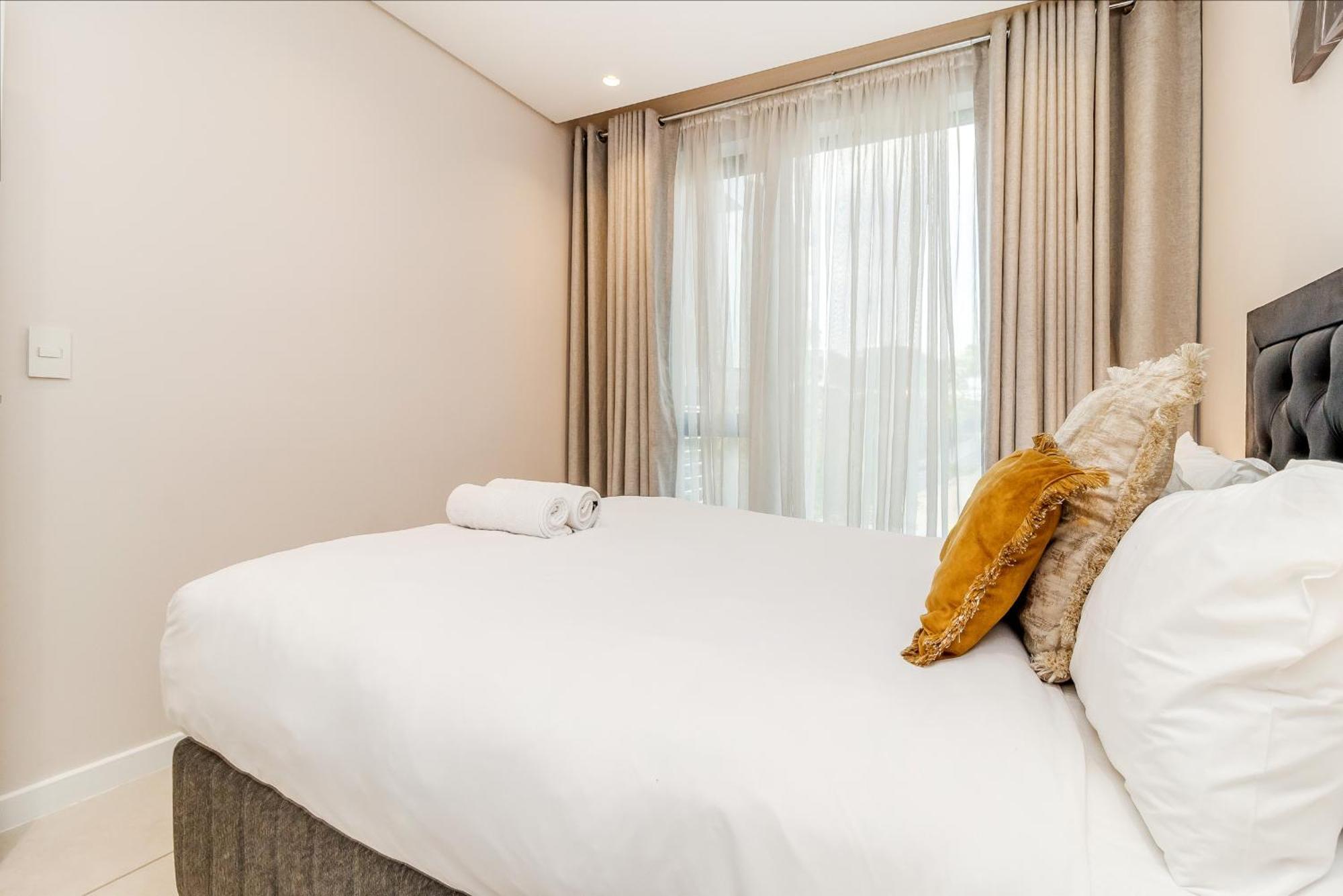 Sandton Gate Luxury Apartment
