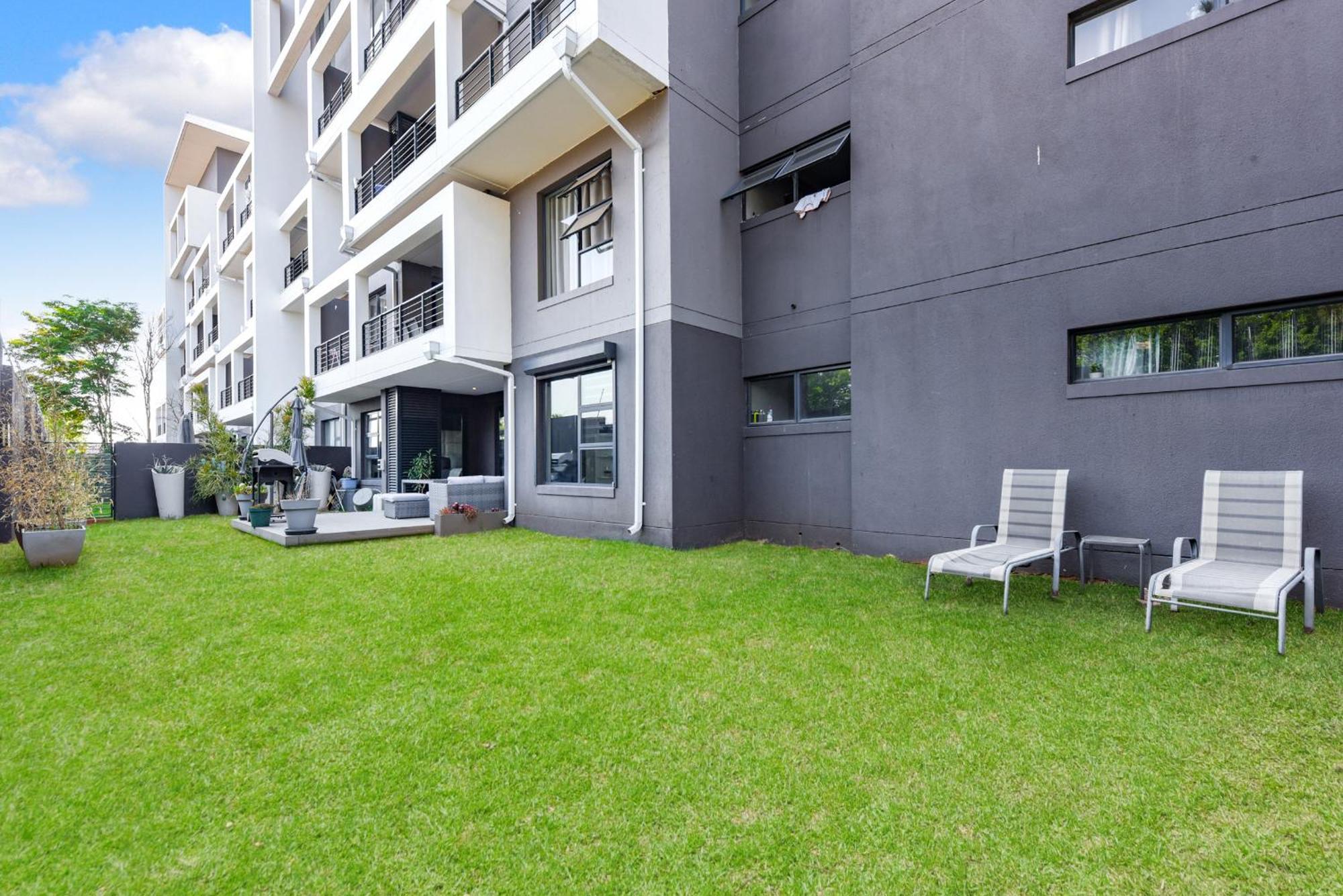 Apartment The Odyssey Lifestyle Complex Morningside - 2 Br *