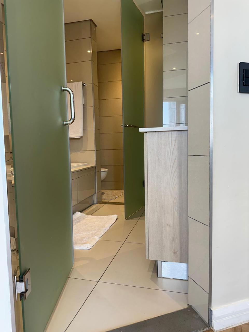 Apartment Spacious 2br Near Sandton -no Loadshedding *