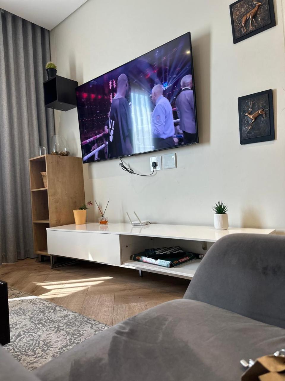 Spacious 2br Near Sandton -no Loadshedding Apartment *