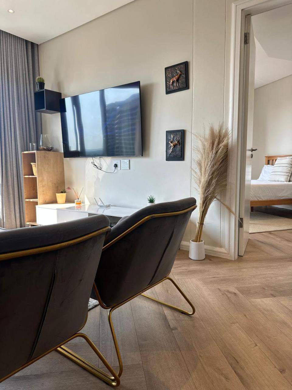 Spacious 2br Near Sandton -no Loadshedding Apartment Johannesburg