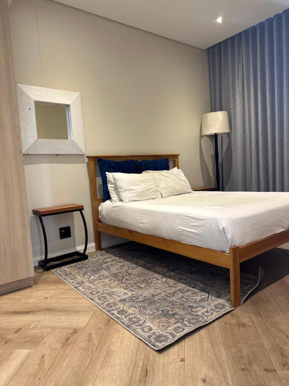 Spacious 2br Near Sandton -no Loadshedding Apartment