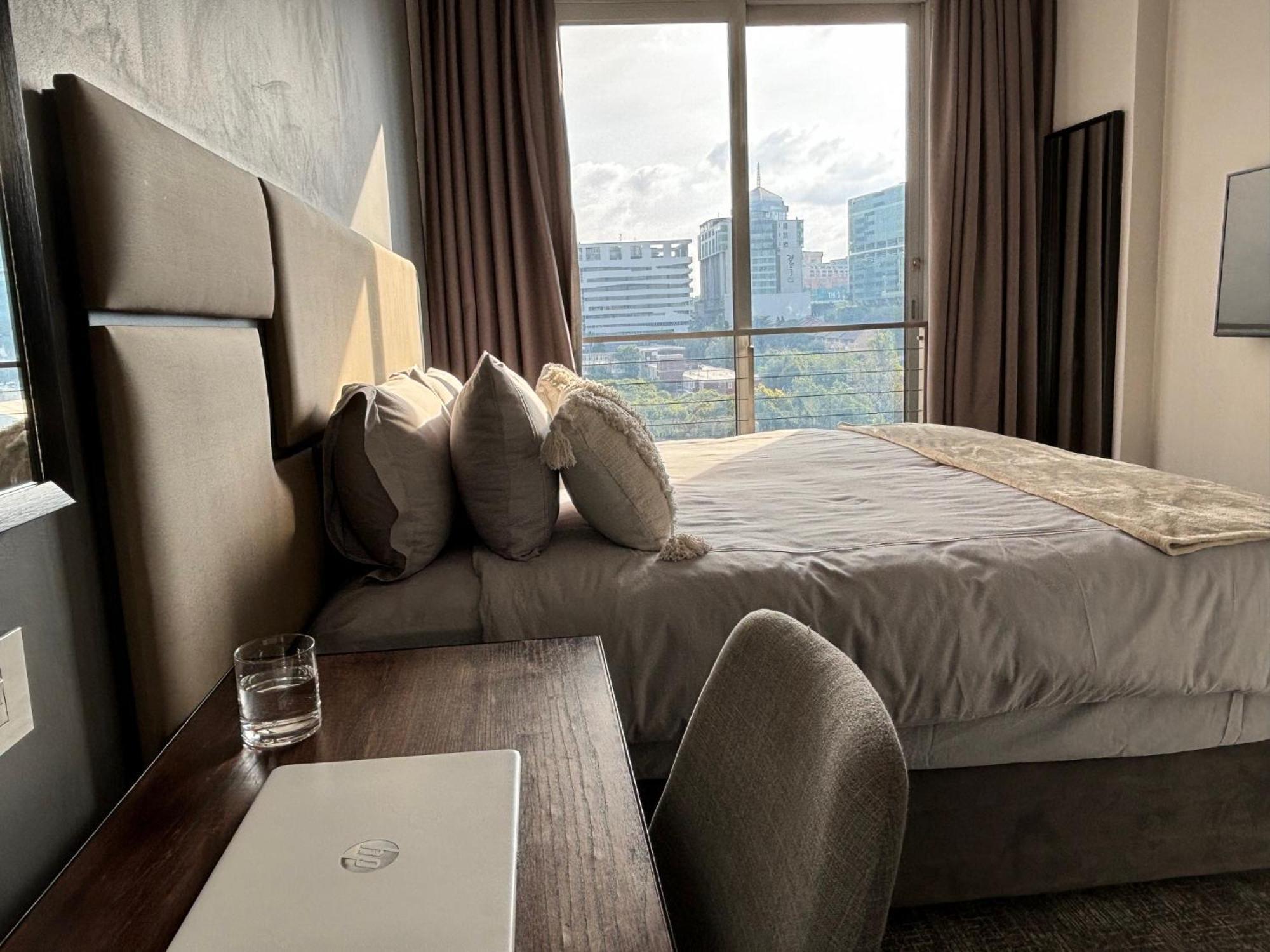 The Capital In Sandton-luxury Apartment