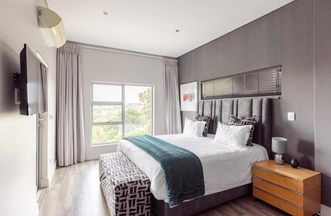 Experience The Of Sandton Luxury 3 Bedroom Penthouse With Spectacular Views Apartment Johannesburg