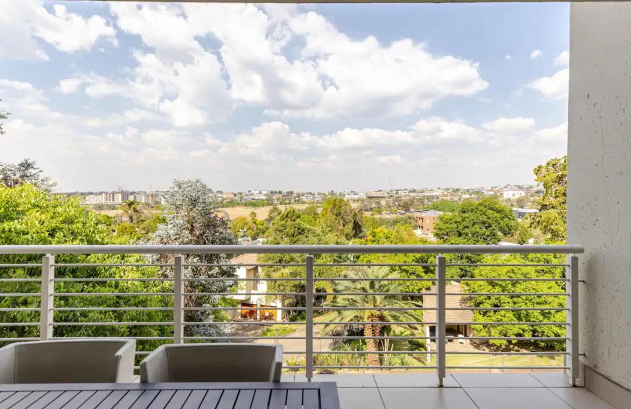 Experience The Of Sandton Luxury 3 Bedroom Penthouse With Spectacular Views