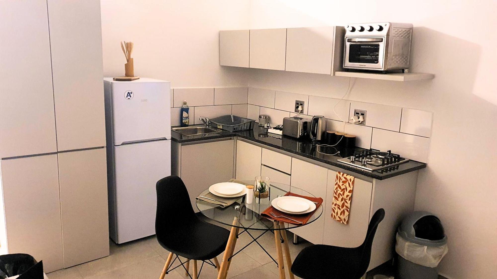 Surrey Oasis In Randburg Apartamento