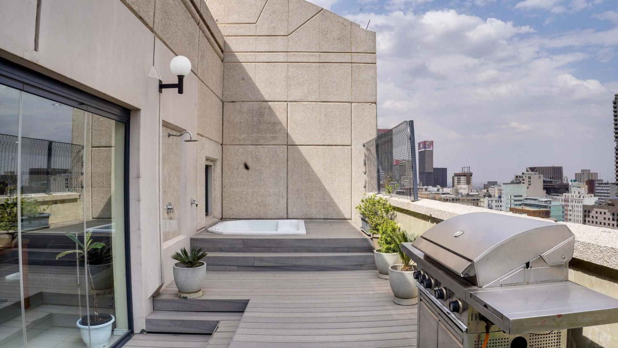 1804 Franklin 3-bed Penthouse With Rooftop Jacuzzi Apartment