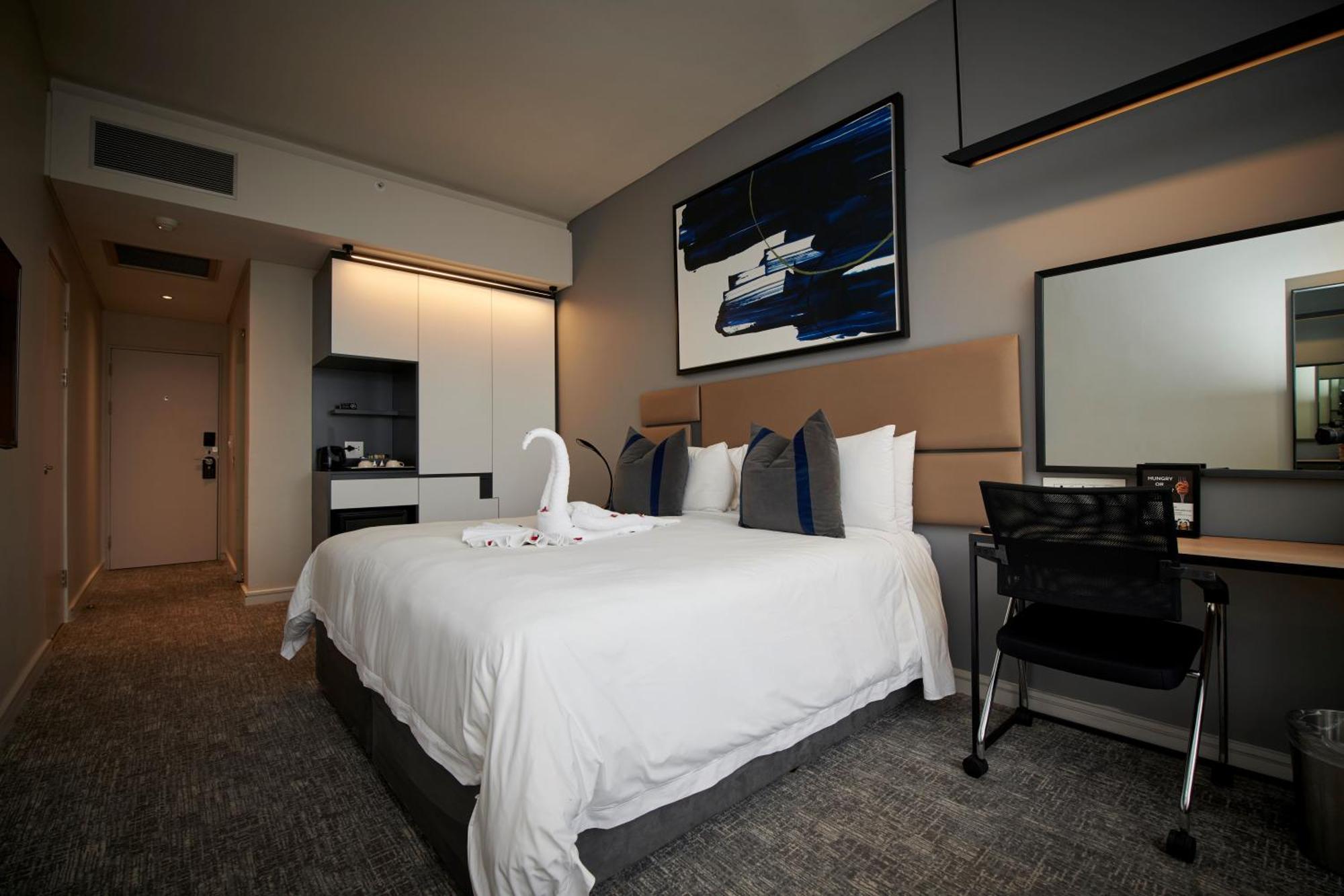 Capitol On The Park 4*
