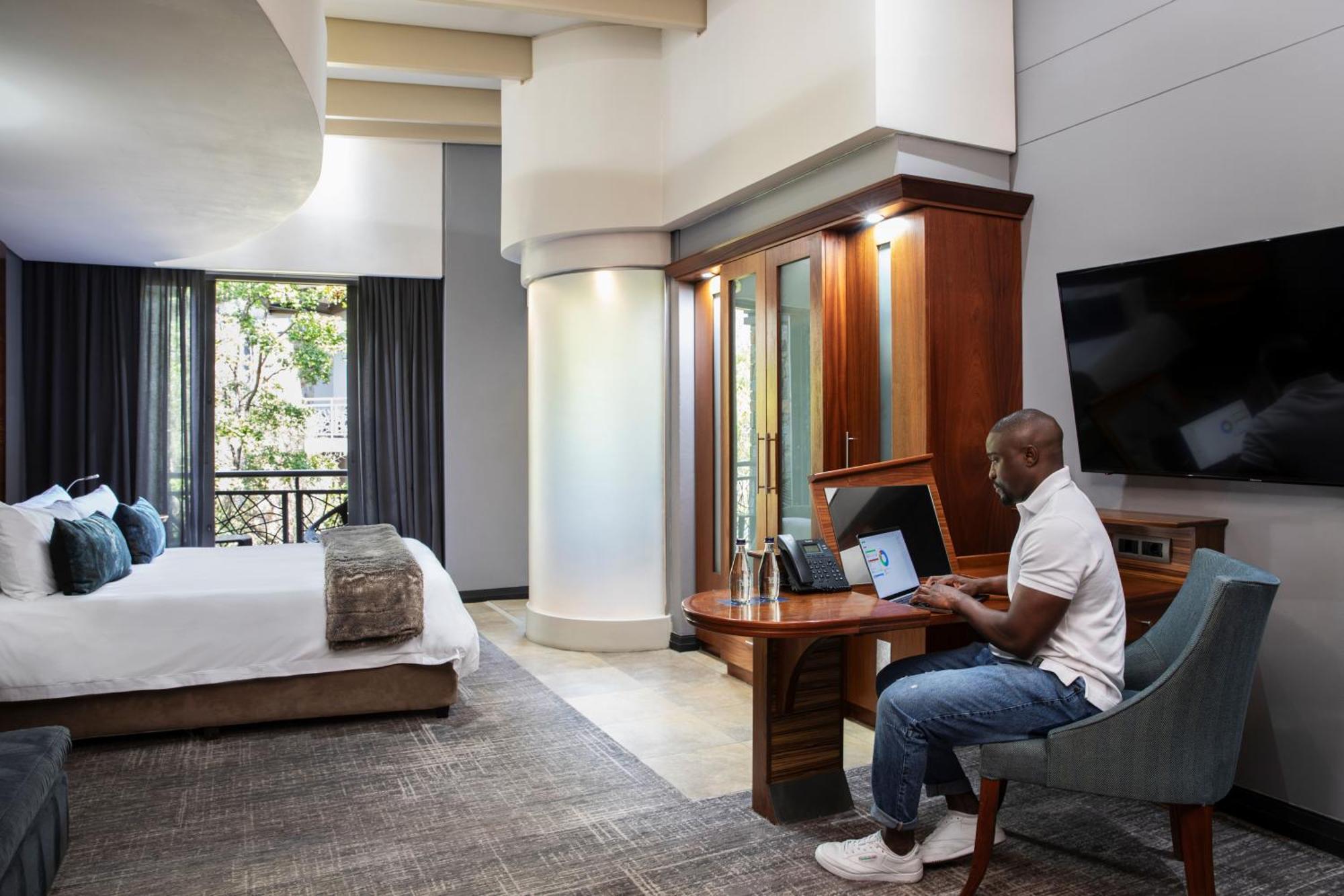 Hotel Seven & Johannesburg