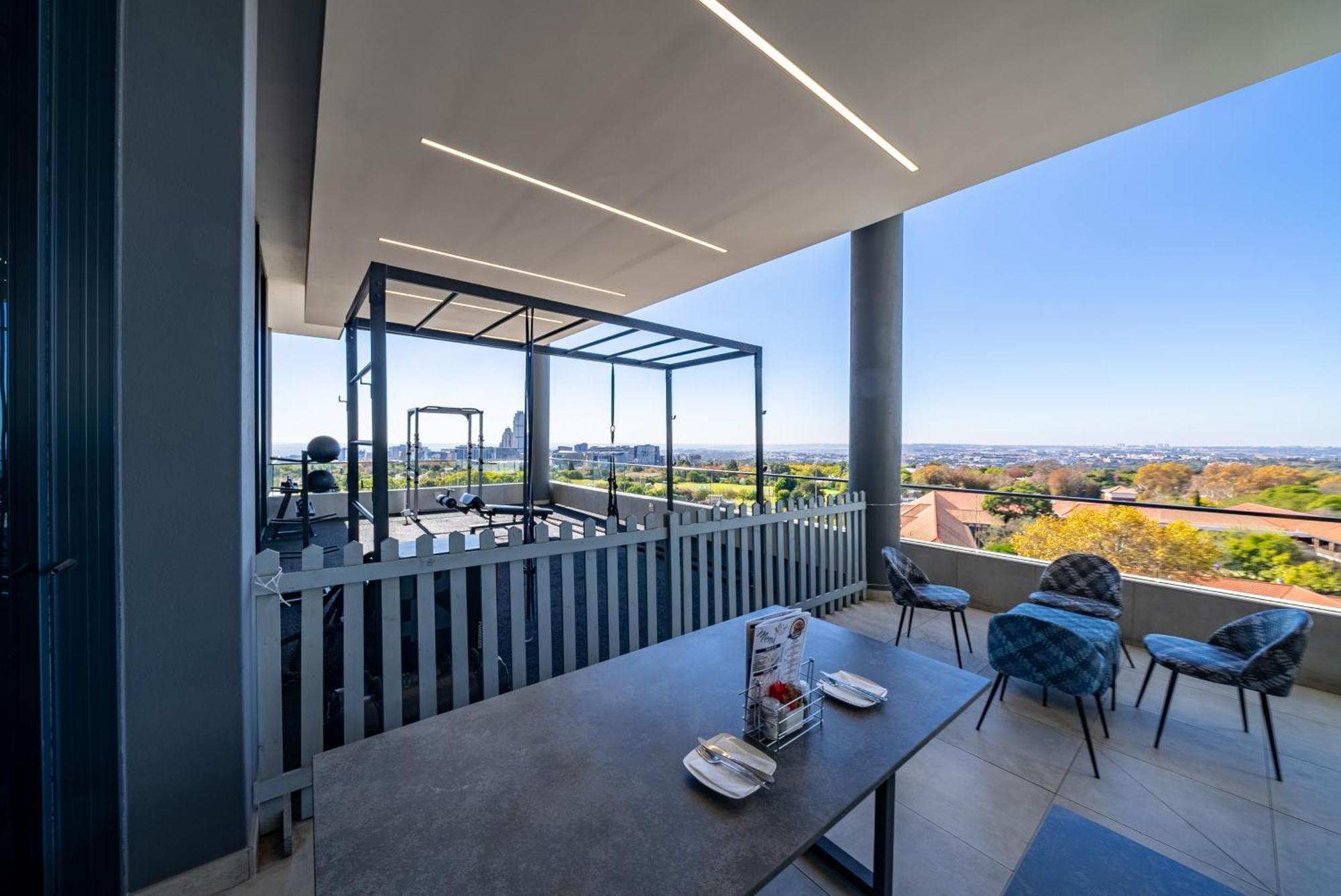 Illovo Apartment *