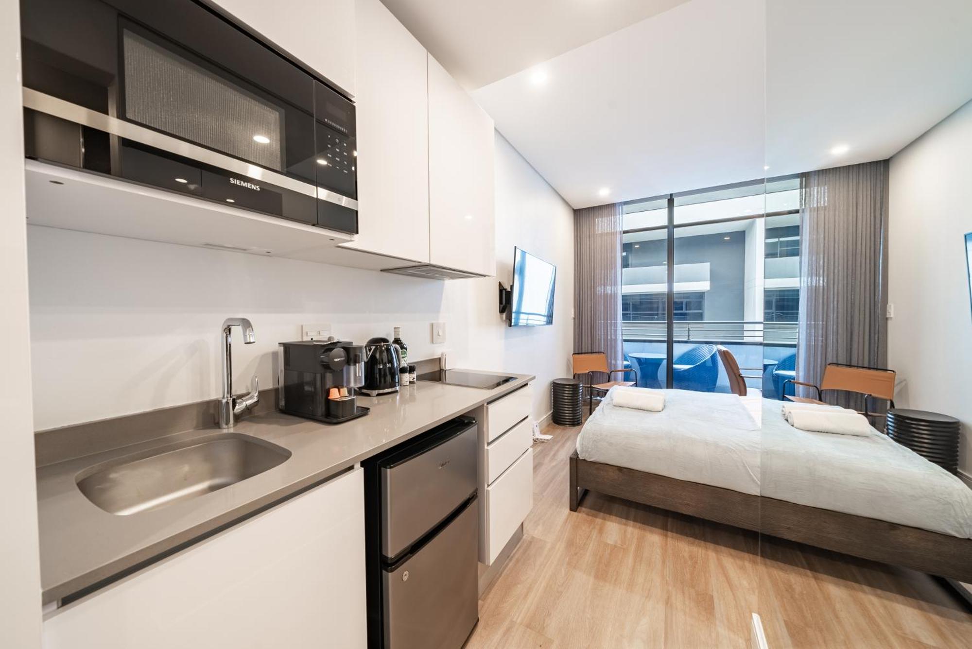 Illovo Apartment *