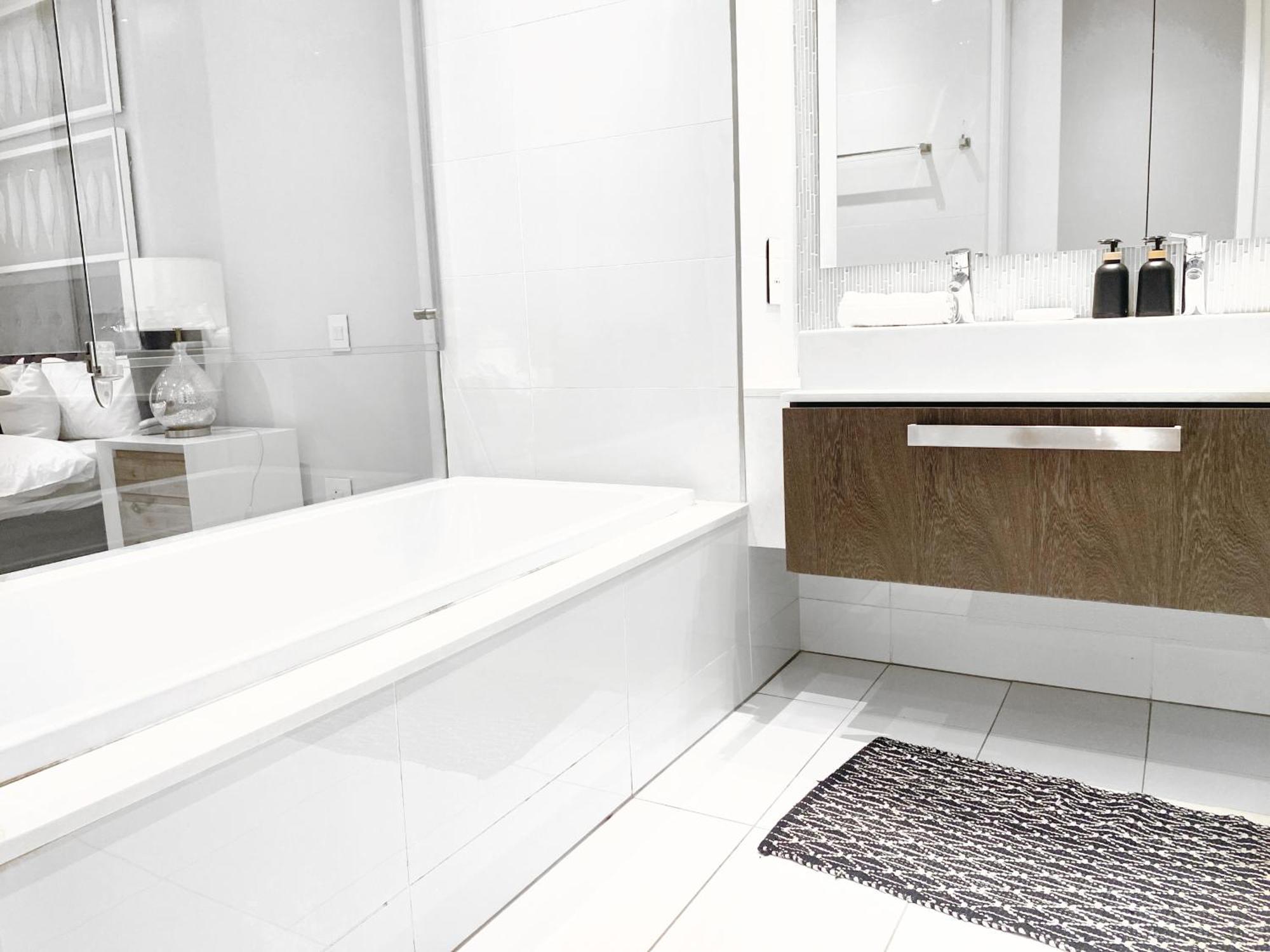Căn hộ Sandton Skye Luxury *