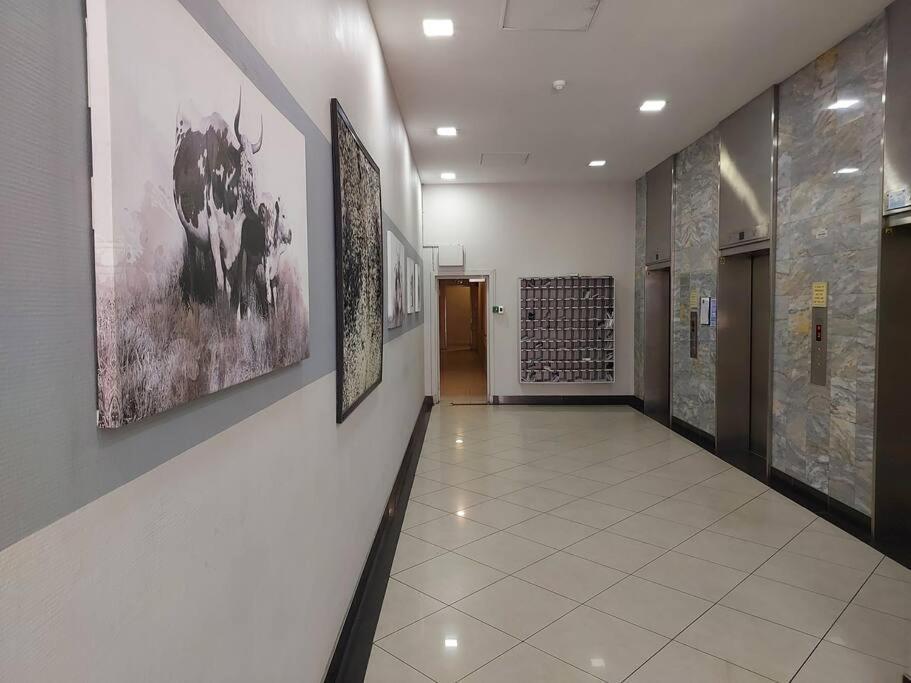 Chic Oasis In Vibrant Jozi Bdc *