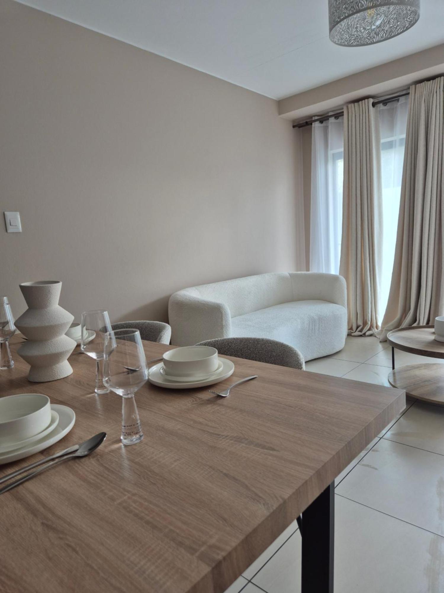 Corporate Luxury - Sandton, Rivonia *