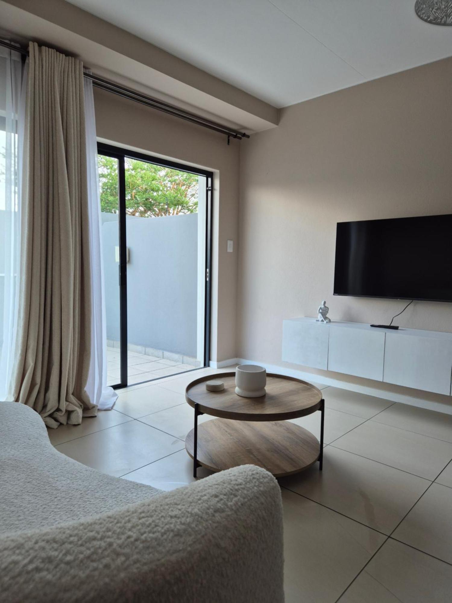 Corporate Luxury - Sandton, Rivonia *