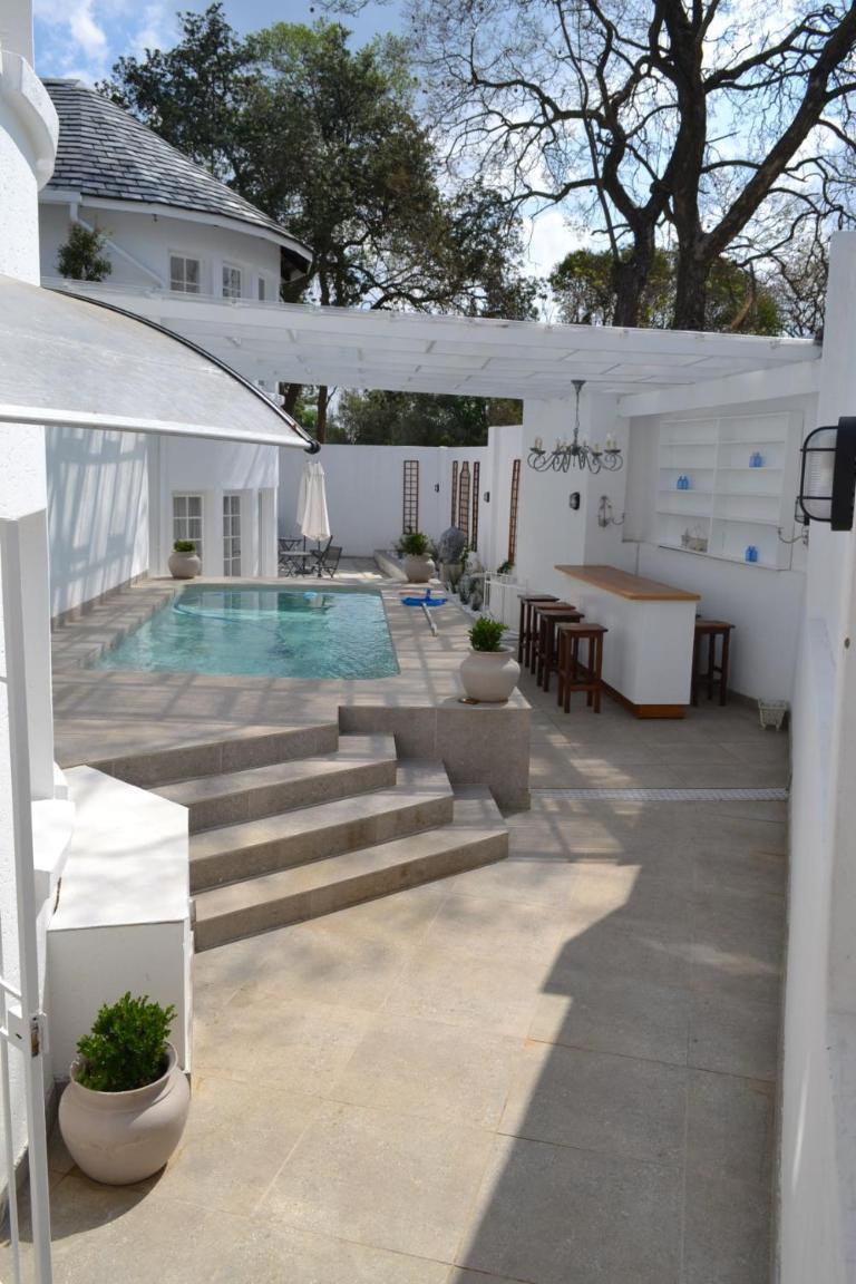 4 Woodmead Guest house