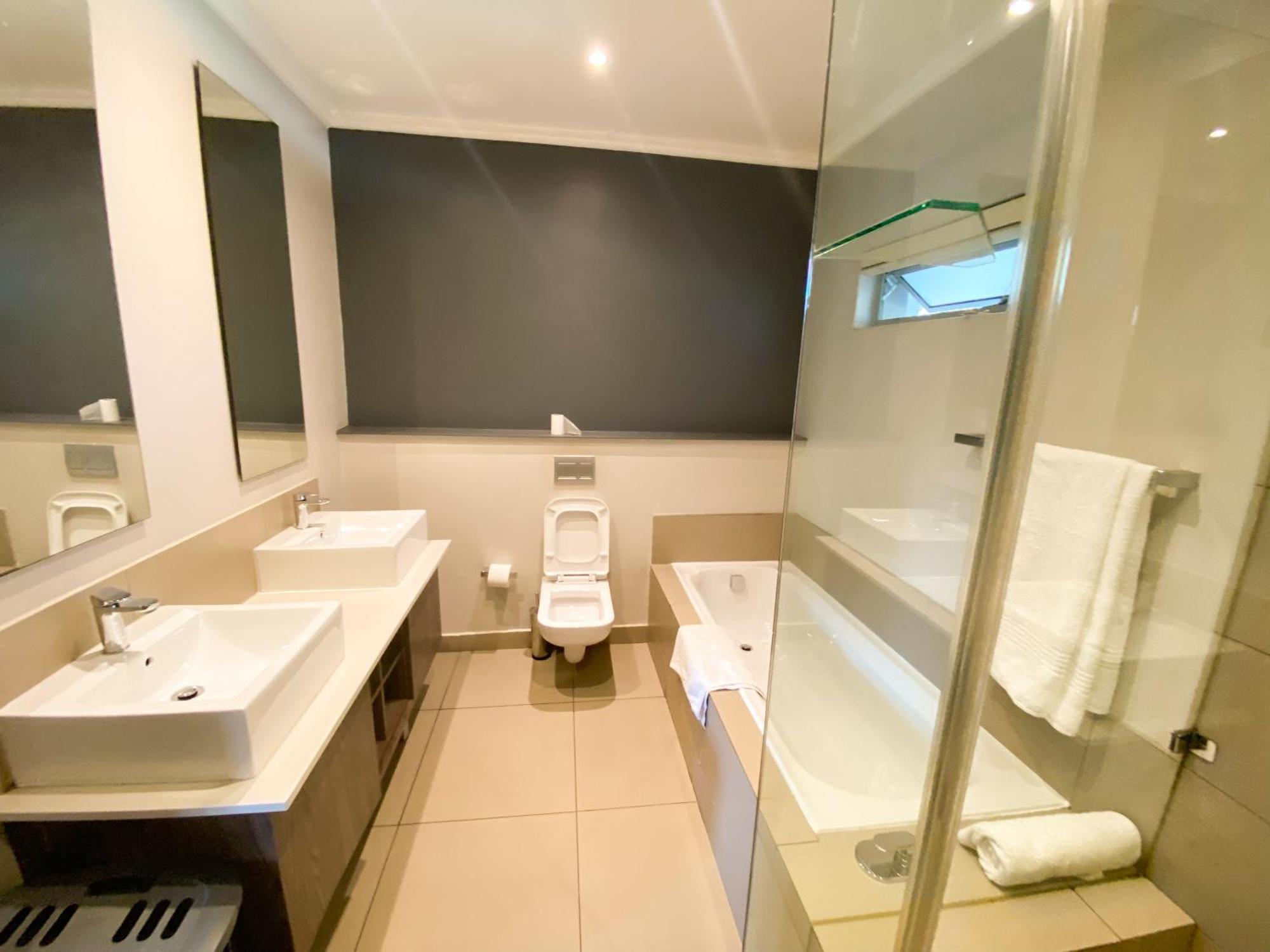 Simler At Sandton Apartment *