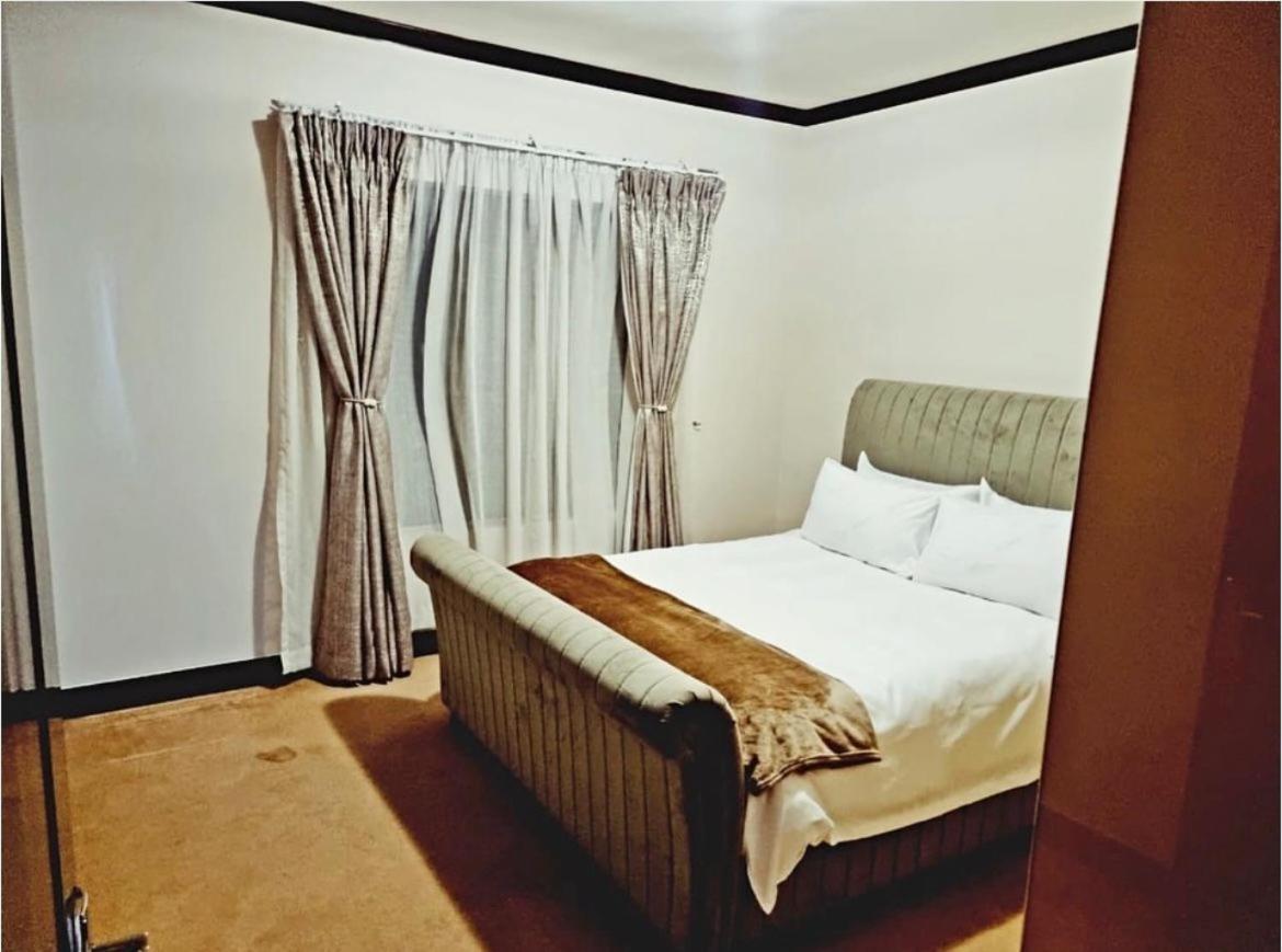 Cozy Two Bedroom Oasis In The Heart Of Fourways Sandton Johannesburg