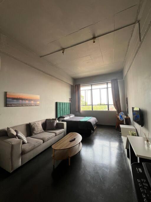 Apartment Homely And Warm Unit